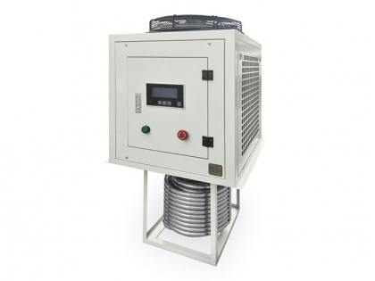 Immersion oil cooler